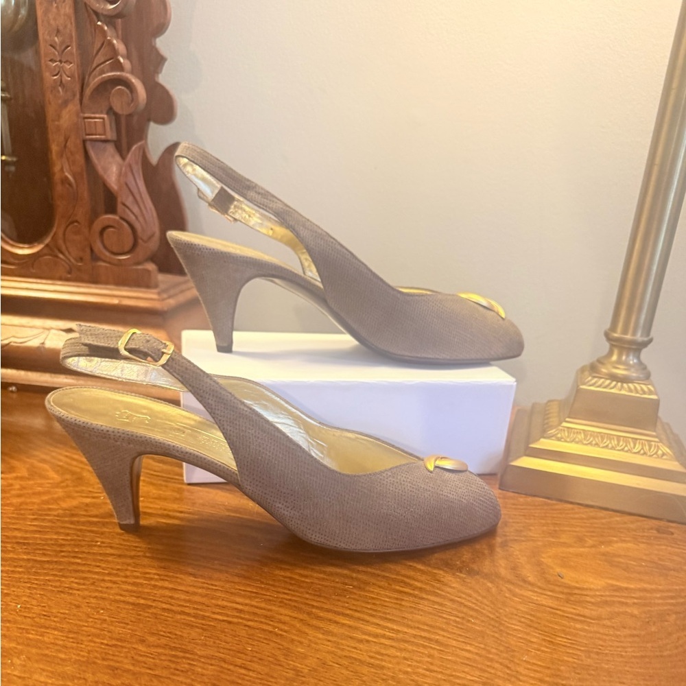 Bruno Magli Lily Taupe Slingback Peep-Toe Heels with Gold Accent Size 8 AA $245 - Picture 8 of 16